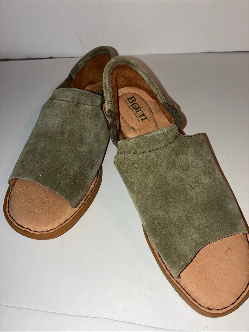 Born, Women’s 7, Olive Green Suede Sandals